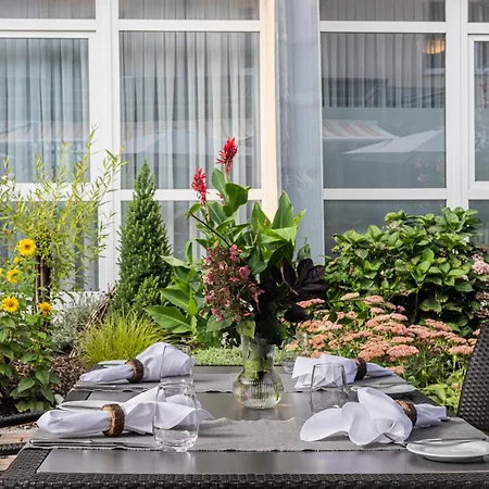 Schwarzwaldhotel 4* غينغنباخ