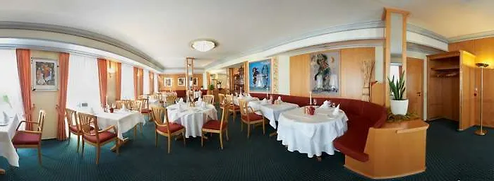 Schwarzwaldhotel فندق 4*